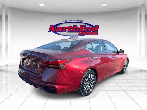 Used 2024 Nissan Altima 2.5 SV image 3