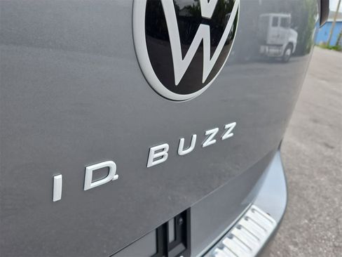 New 2025 Volkswagen ID. Buzz Pro S Plus image 13