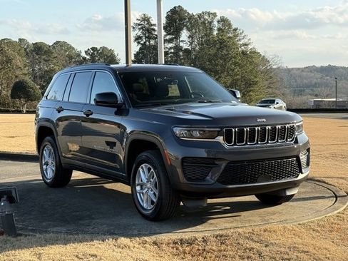 New 2025 Jeep Grand Cherokee Laredo X w/ Luxury Tech Group I image 9