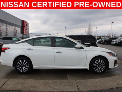 Certified 2023 Nissan Altima 2.5 SV image 6