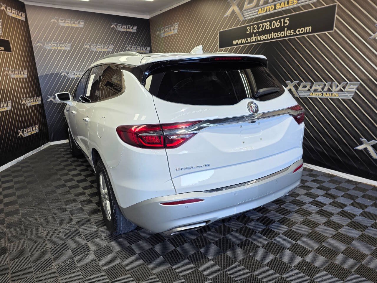 Used 2020 Buick Enclave Essence FWD image 11