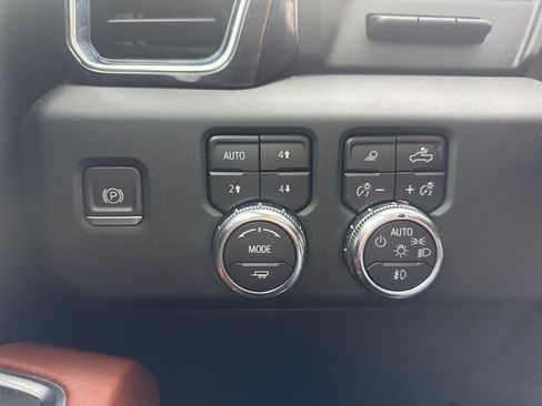 Used 2024 GMC Sierra 2500 Denali Ultimate image 19