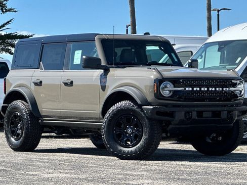 New 2026 Ford Bronco Badlands image 1
