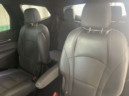 Used 2023 Buick Enclave Essence image 25