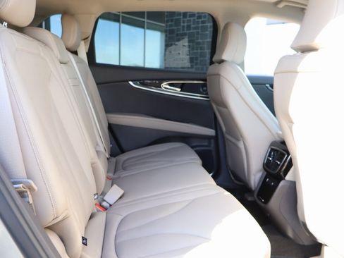 Used 2023 Lincoln Nautilus Reserve w/ Equipment Group 201A image 13