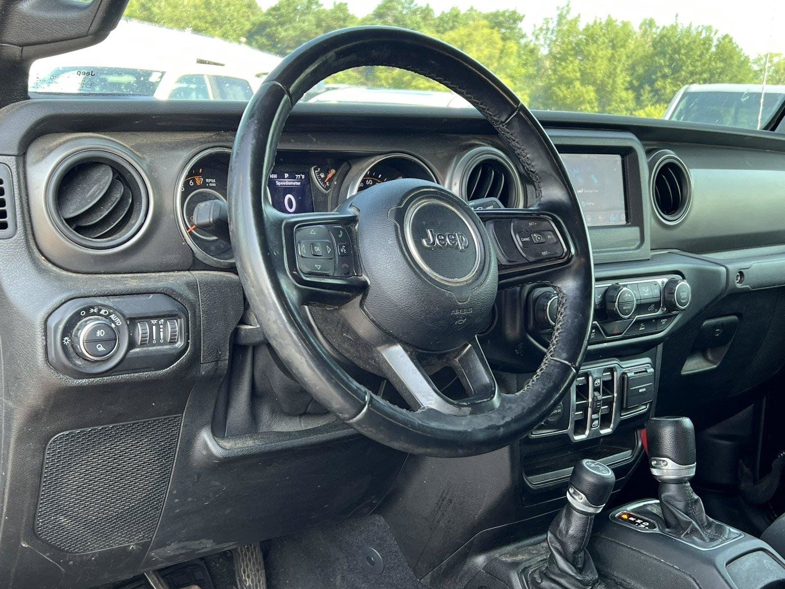 Used 2022 Jeep Gladiator Sport AWD/4WD image 2
