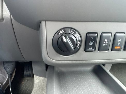 Used 2015 Nissan Frontier SV w/ SV Value Truck Package AWD/4WD image 28