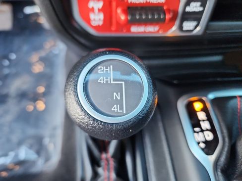 Used 2021 Jeep Gladiator Rubicon w/ Cold Weather Group image 32