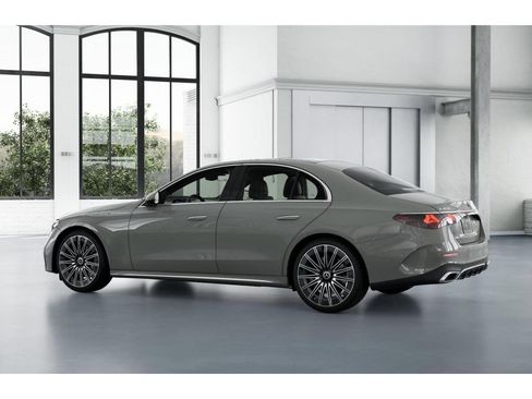 New 2026 Mercedes-Benz E 450 4MATIC Sedan image 31