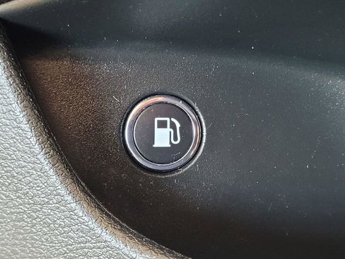 Used 2018 Chrysler Pacifica Touring Plus image 18