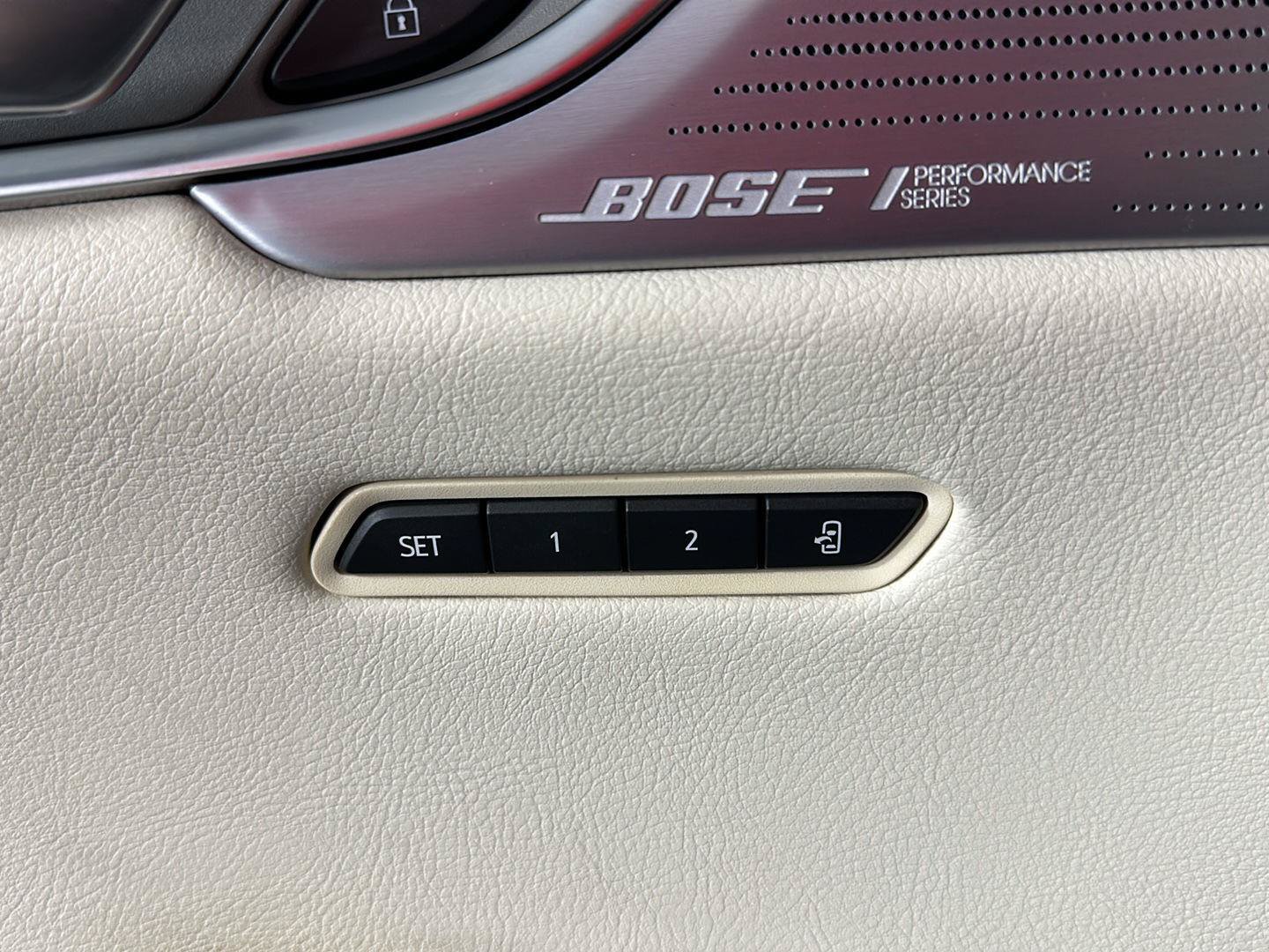 Used 2024 Cadillac XT5 Premium Luxury AWD/4WD image 8