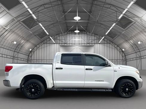 Used 2011 Toyota Tundra 4x4 CrewMax image 6