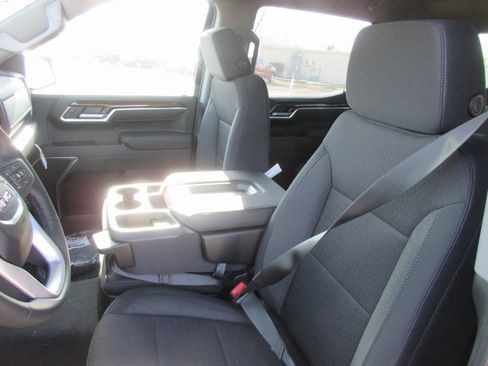 New 2026 GMC Sierra 1500 SLE image 13