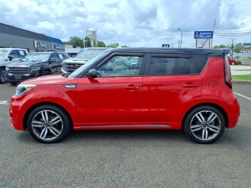 Used 2019 Kia Soul + FWD image 7