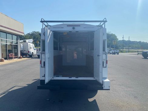 Used 2016 Chevrolet Express 3500 image 22