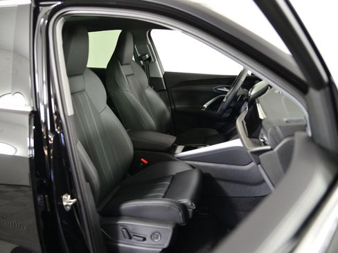 New 2025 Audi Q5 Premium Plus image 17