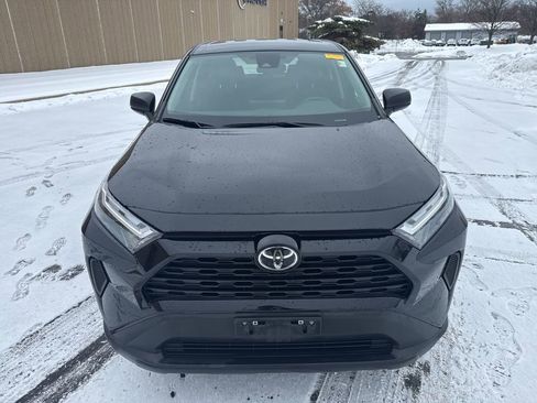 Used 2023 Toyota RAV4 LE image 8