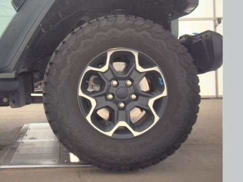Used 2023 Jeep Wrangler Unlimited Rubicon 4xe AWD/4WD image 23