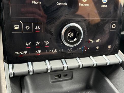 Used 2025 GMC Terrain Elevation image 30