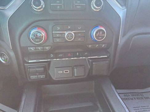 Used 2022 GMC Sierra 1500 SLT w/ SLT Premium Package AWD/4WD image 25