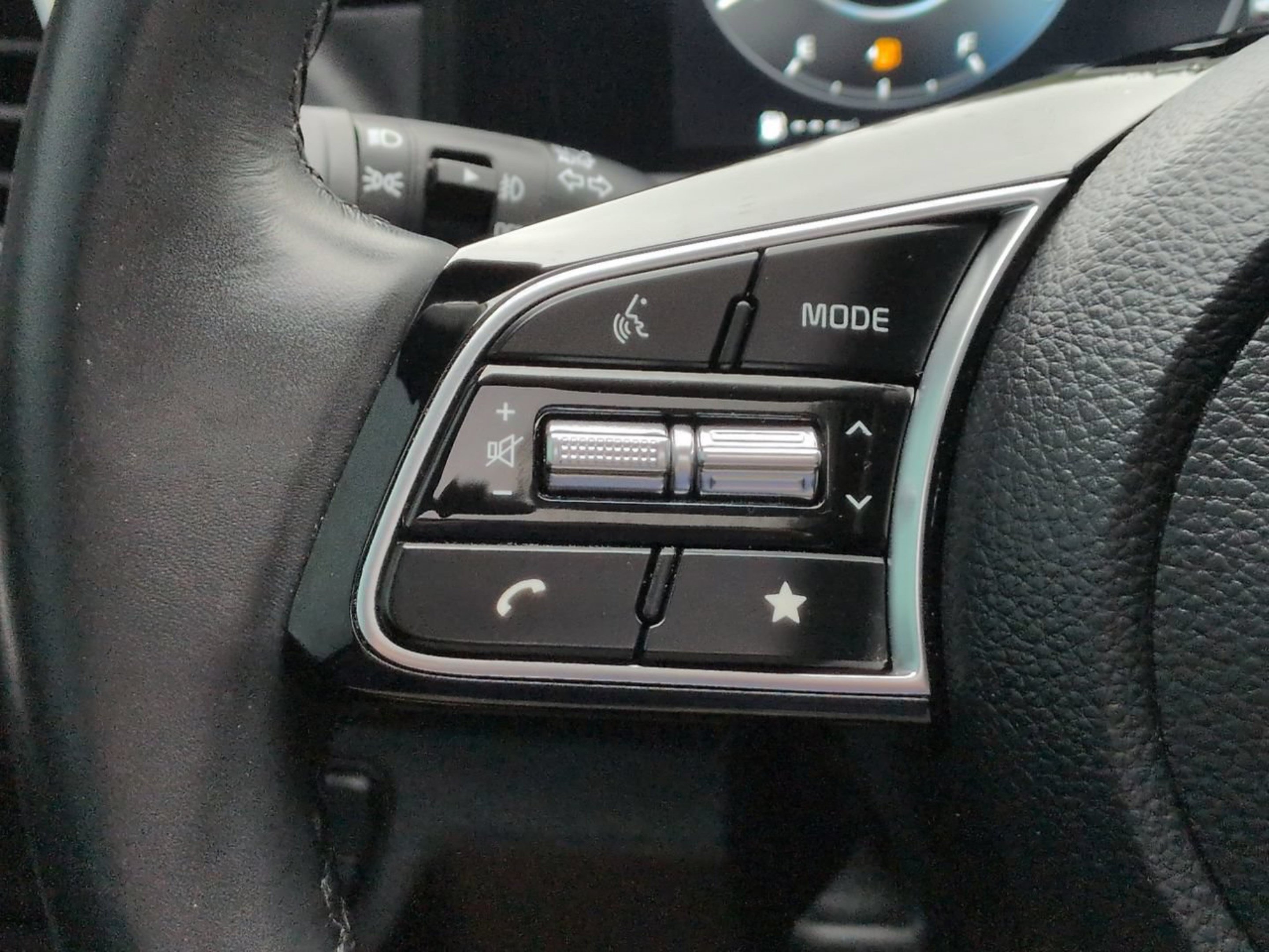 Certified 2025 Kia Seltos EX w/ EX Sunroof Package FWD image 31