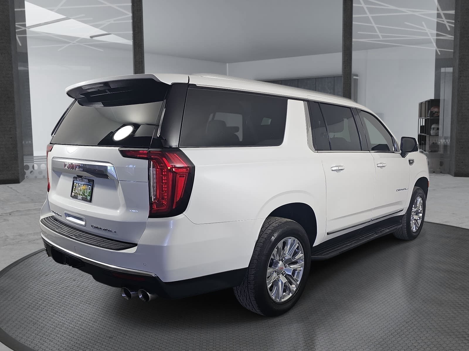Used 2022 GMC Yukon XL Denali w/ Max Trailering Package AWD/4WD image 5