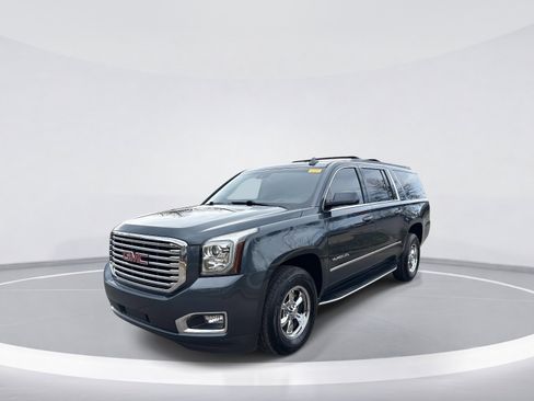 Used 2019 GMC Yukon XL SLT w/ Premium Edition image 3