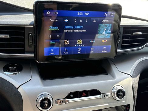 Used 2023 Ford Explorer XLT w/ Equipment Group 202A AWD/4WD image 13