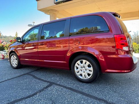 Used 2014 Dodge Grand Caravan SE w/ Quick Order Package 29E SE FWD image 6