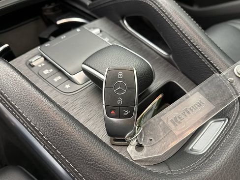 Used 2022 Mercedes-Benz GLE 350 4MATIC w/ Premium Package image 25