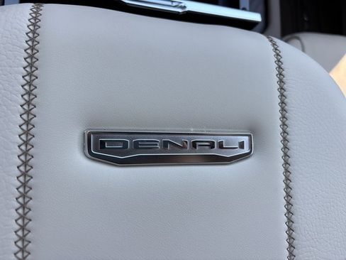 New 2026 GMC Yukon Denali w/ Denali Reserve Package AWD/4WD image 45