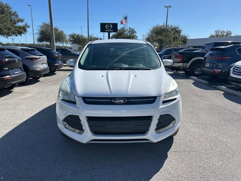 Used 2015 Ford Escape SE image 2