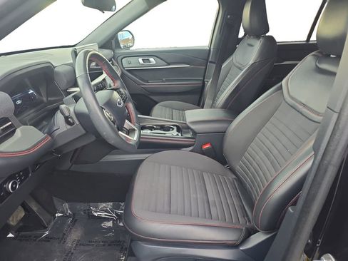 Used 2025 Ford Explorer ST-Line w/ ST-Line Street Pack image 10