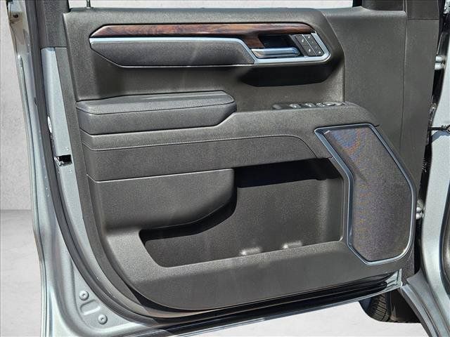 Used 2026 GMC Sierra 1500 SLT AWD/4WD image 10