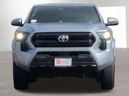 Certified 2024 Toyota Tacoma SR5 AWD/4WD image 2