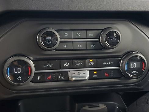 Used 2025 Ford Bronco Badlands AWD/4WD image 33