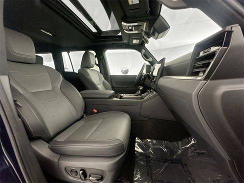 Used 2024 Lexus GX 550 image 27