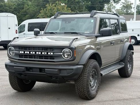 Used 2025 Ford Bronco 4-Door w/ Sasquatch Package AWD/4WD image 1