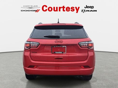 Certified 2022 Jeep Compass Limited image 6