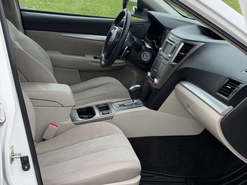 Used 2014 Subaru Outback 2.5i Premium AWD/4WD image 14