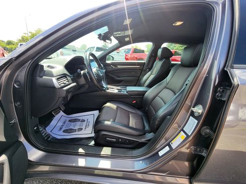 Used 2018 Honda Accord Sport image 18