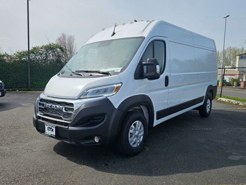 New 2025 RAM ProMaster 3500 w/ Quick Order Package 22G SLT image 8