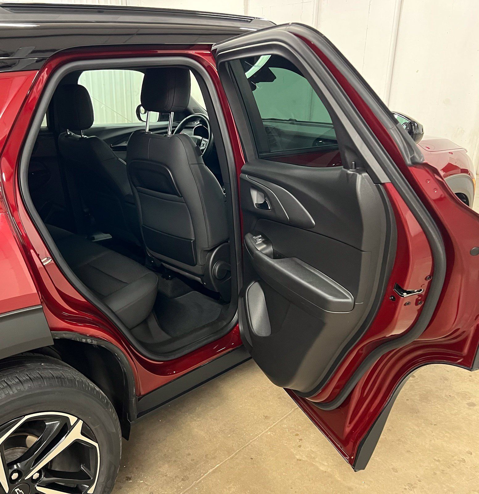 Used 2023 Chevrolet TrailBlazer RS w/ Convenience Package FWD image 19