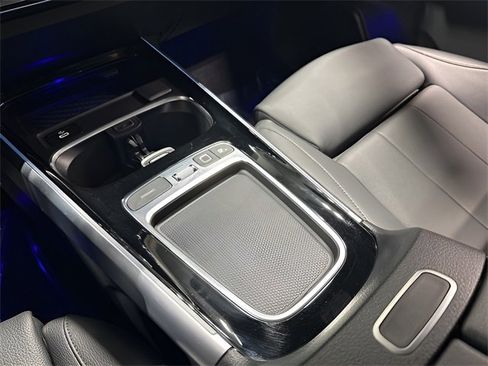 Used 2025 Mercedes-Benz GLB 250 4MATIC image 26