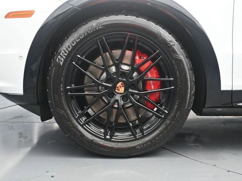 New 2026 Porsche Cayenne GTS AWD/4WD image 5