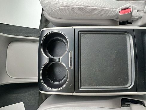 Used 2016 Toyota Sienna LE image 23