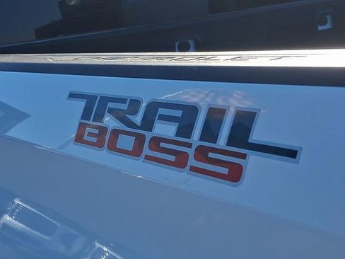 Used 2020 Chevrolet Silverado 1500 LT Trail Boss AWD/4WD image 30