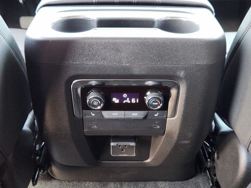 New 2026 Chevrolet Suburban High Country AWD/4WD image 21