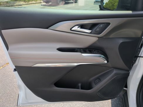 Certified 2024 Chevrolet Traverse LT FWD image 14