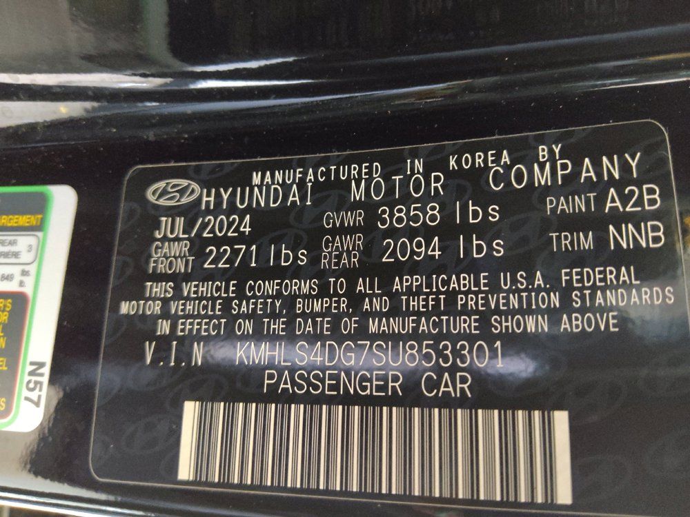 Used 2025 Hyundai Elantra SEL FWD image 33